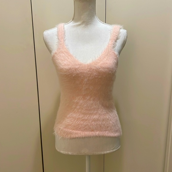 3/$30🩵🩵Pink furry v-neck blouse size small #106 - Picture 1 of 4
